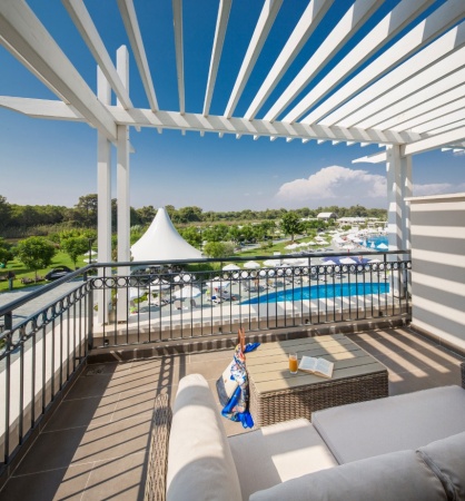 Family Pool Balcony Suite