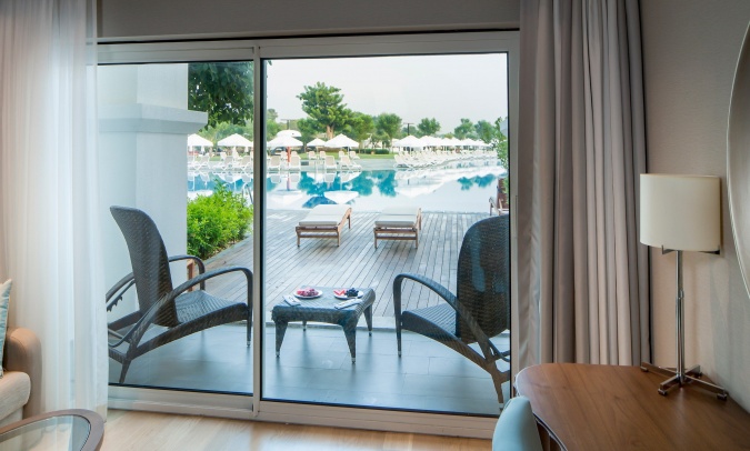 Family Pool Garden Suit With Terrace